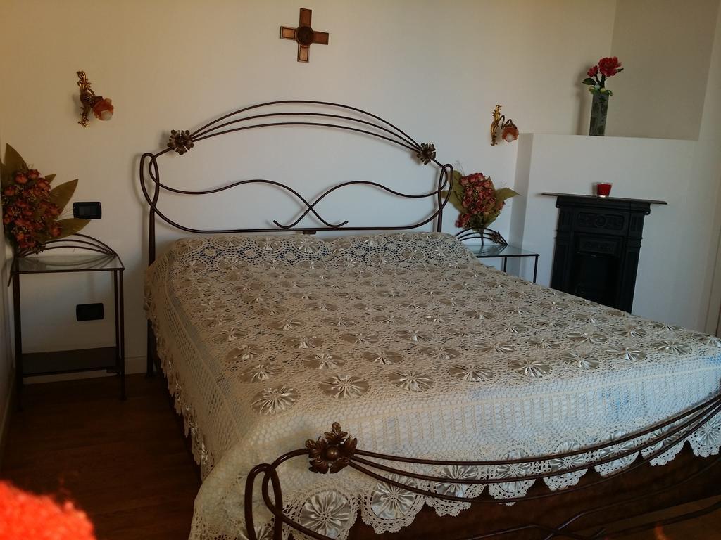 B&B Casa Dei Camini เบนติโวลโญ ห้อง รูปภาพ